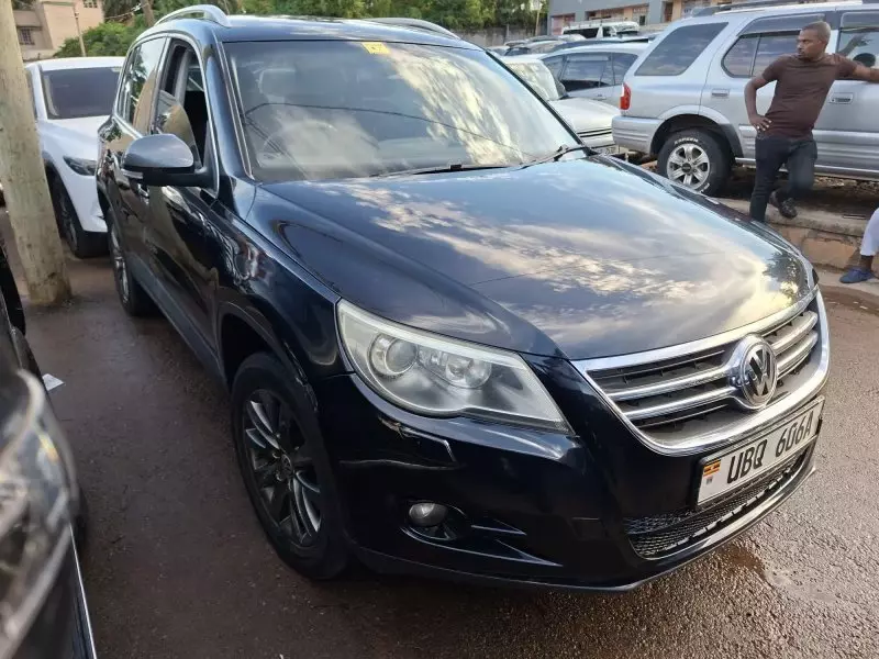 Volkswagen Tiguan   - 2009