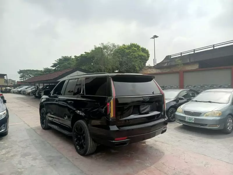 Cadillac Escalade   - 2023