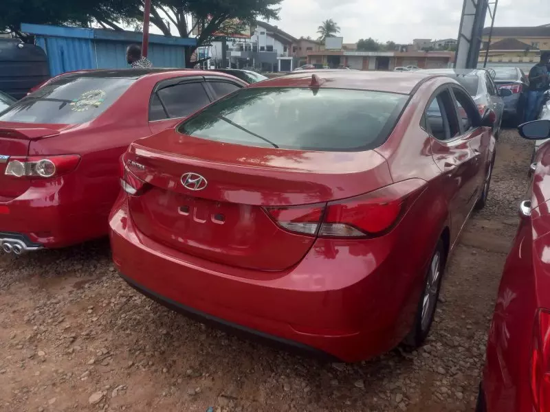 Hyundai Elantra   - 2014