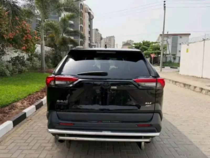 Toyota RAV 4   - 2019