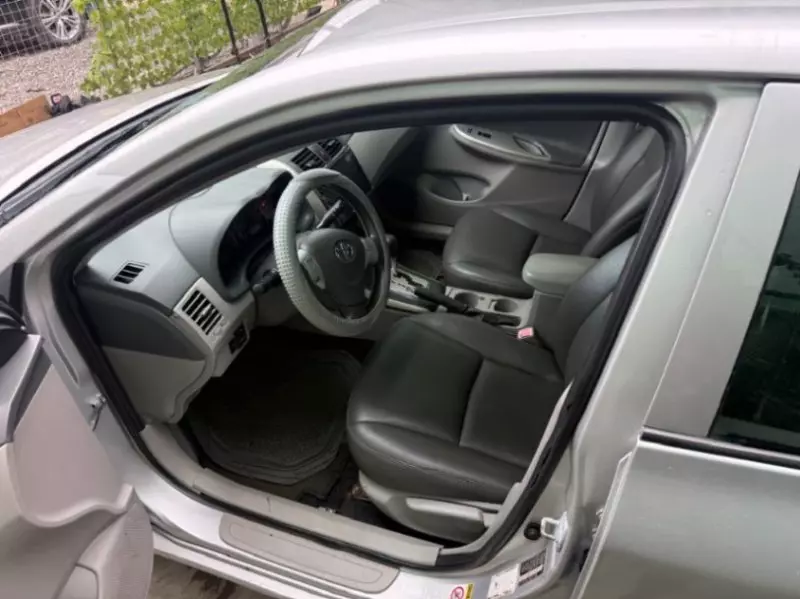 TOYOTA Corolla   - 2010