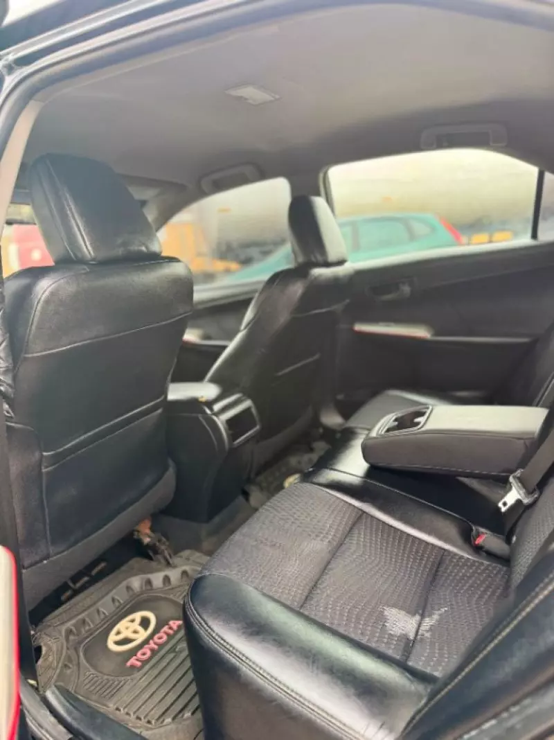 TOYOTA Camry   - 2012
