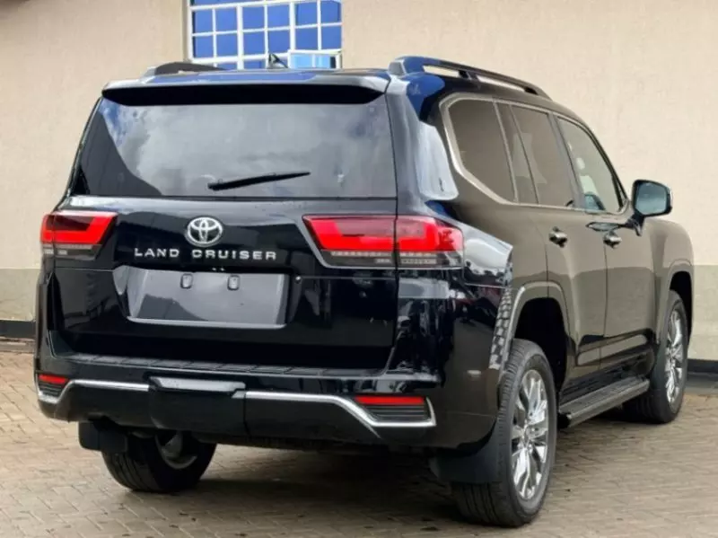 Toyota Landcruiser   - 2023