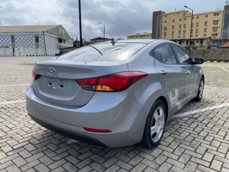 Hyundai Elantra   - 2014