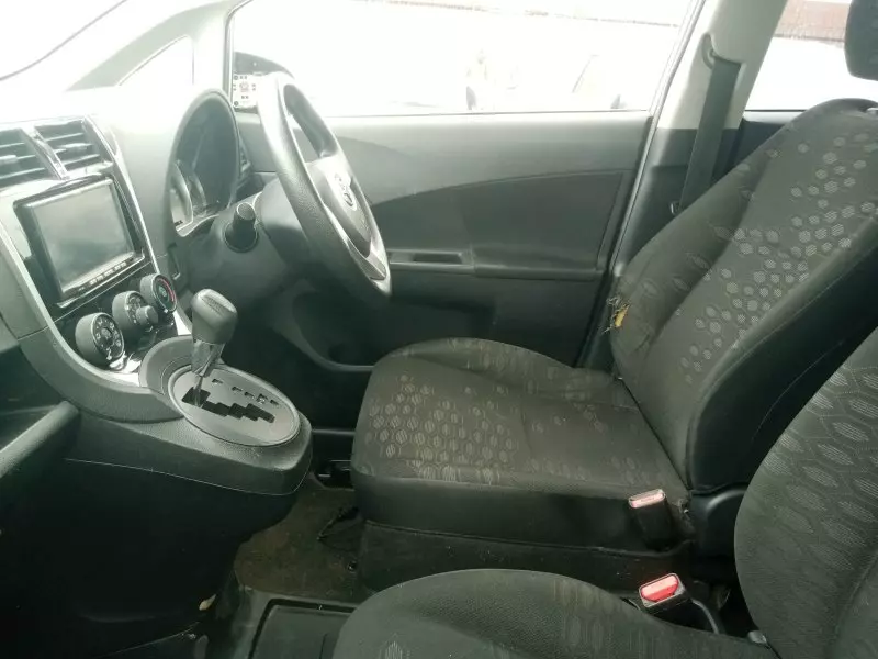 Toyota Ractis   - 2016