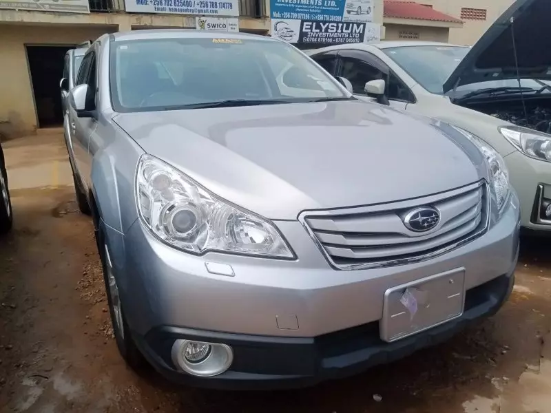 Subaru Outback   - 2012