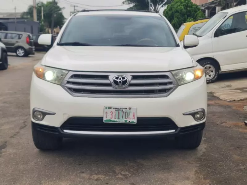TOYOTA Highlander   - 2011