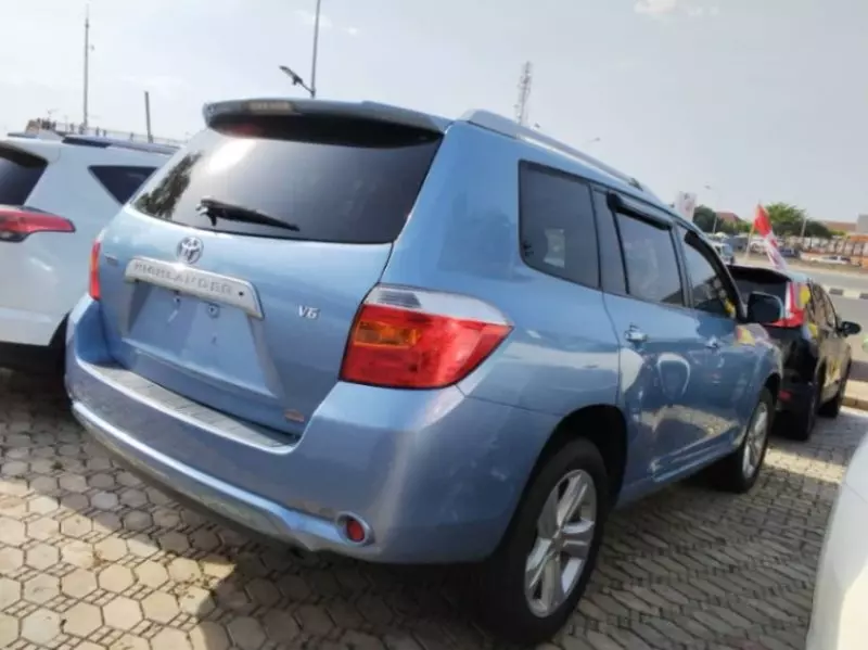 Toyota Highlander   - 2009