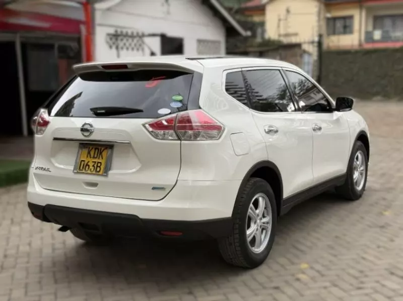 Nissan X-Trail   - 2015