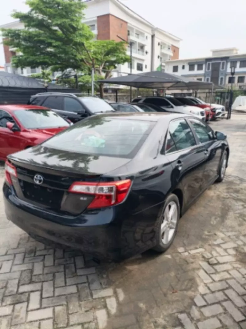 Toyota Camry   - 2013