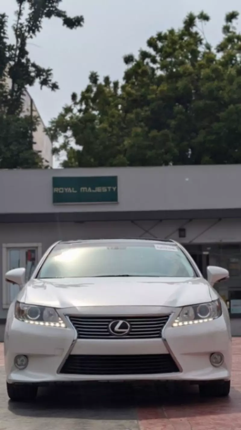 Lexus ES   - 2013