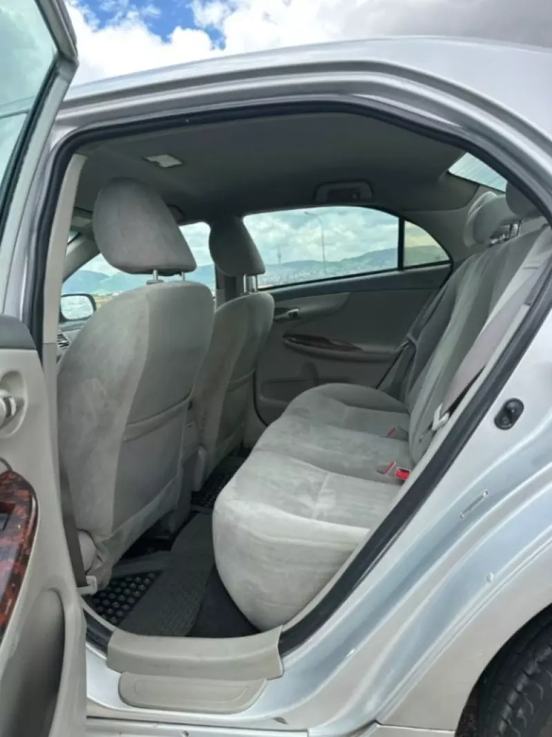 TOYOTA Corolla   - 2010