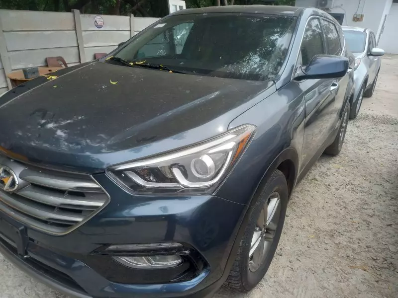 Hyundai Santa Fe   - 2017