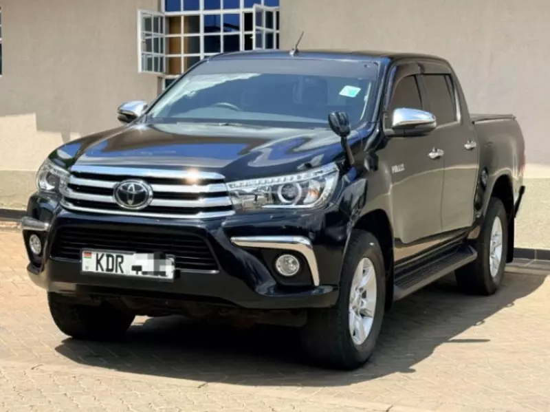 Toyota Hilux    - 2018