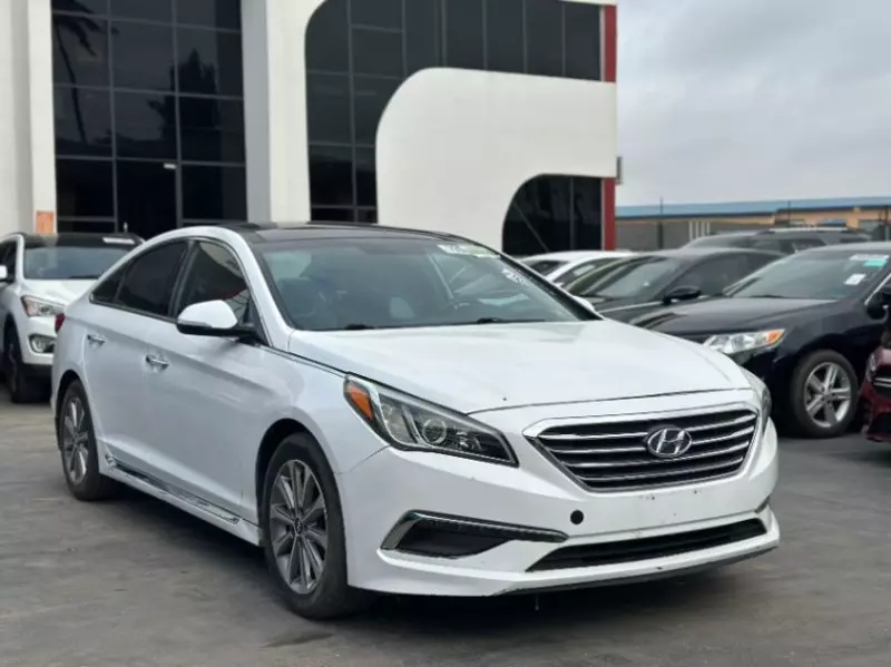 Hyundai Sonata   - 2016