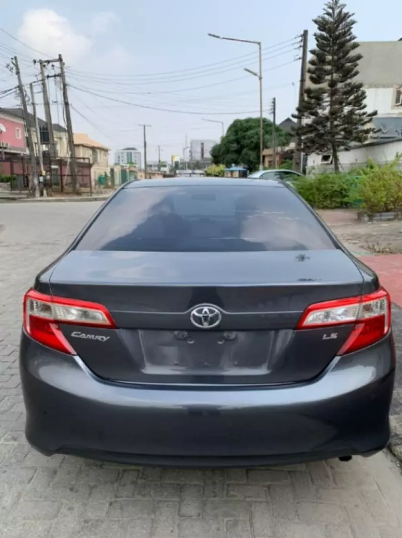 Toyota Camry   - 2013