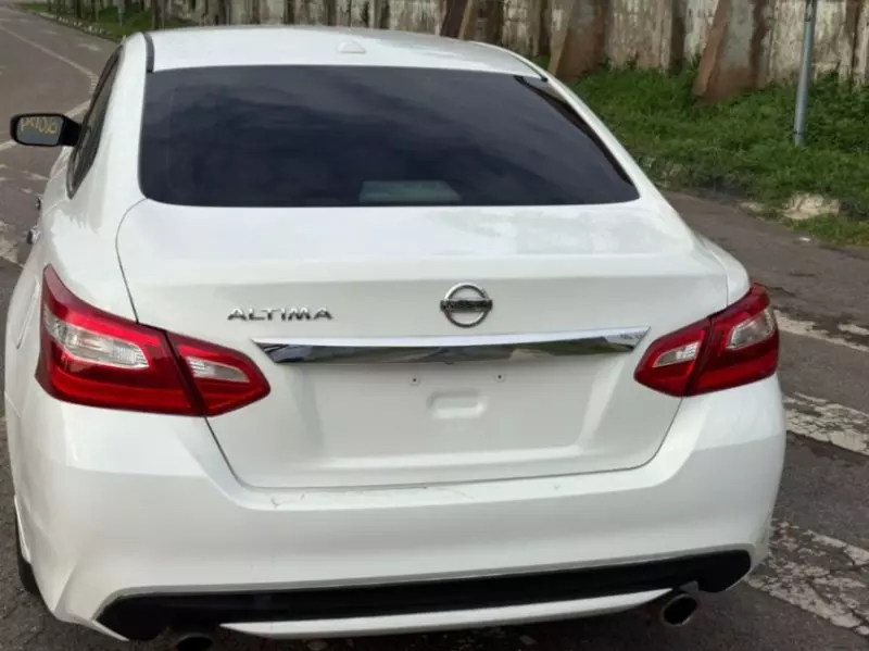 Nissan Maxima   - 2012