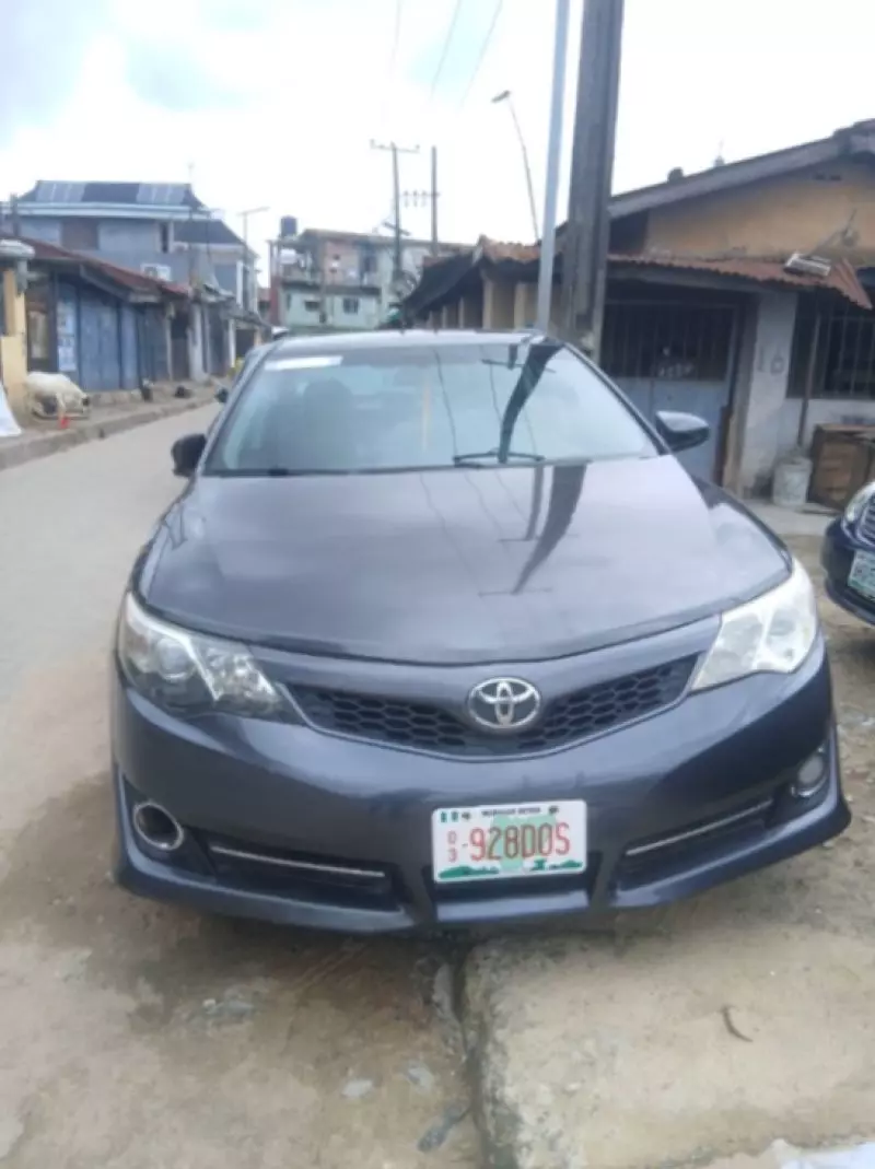 TOYOTA Camry   - 2012