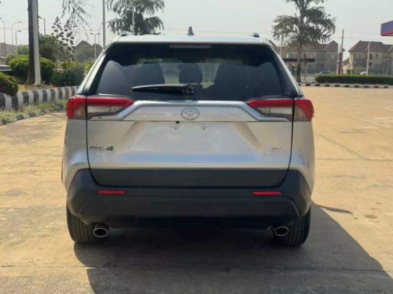 Toyota RAV4   - 2020