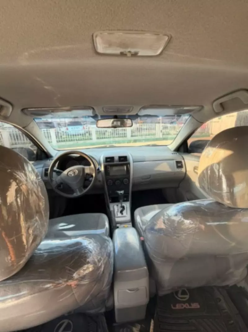 TOYOTA Corolla   - 2010
