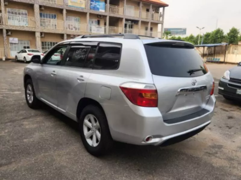 Toyota Highlander - 2010