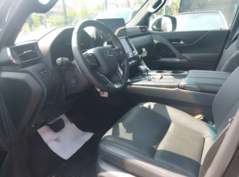 Lexus LX   - 2025