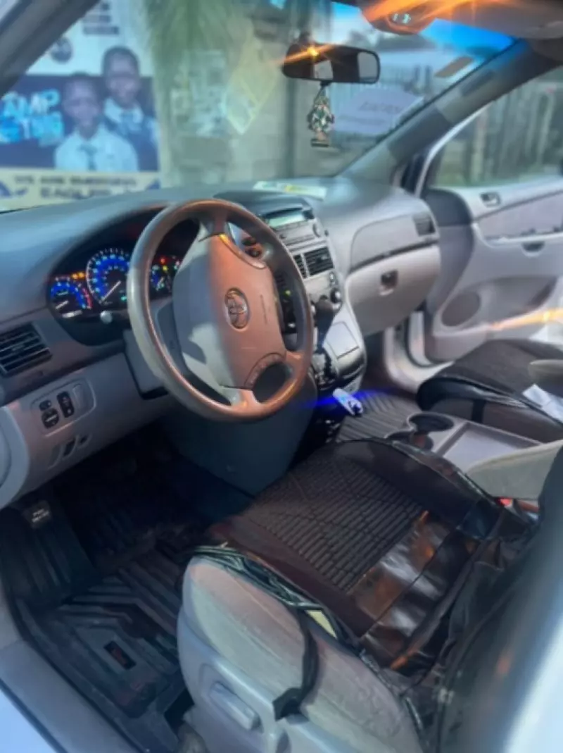 Toyota Sienna - 2008
