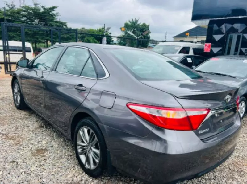 TOYOTA Camry - 2016