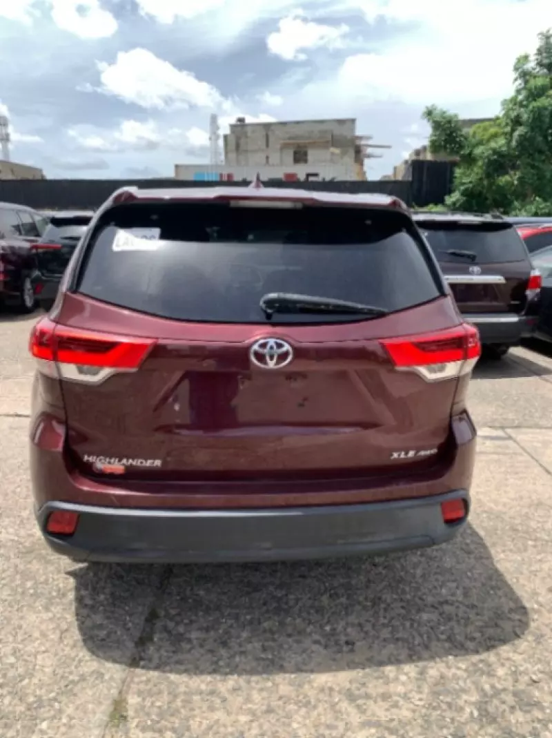 Toyota Highlander   - 2018