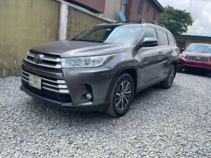 Toyota Highlander   - 2019
