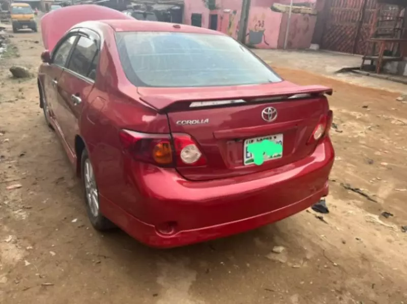 TOYOTA Corolla   - 2010