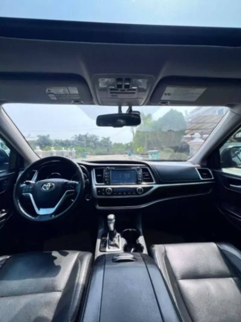 Toyota Highlander   - 2015