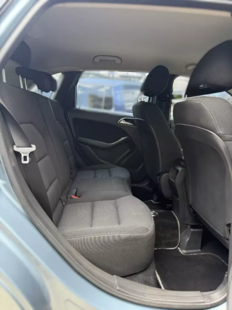 Mercedes-Benz B 180   - 2012