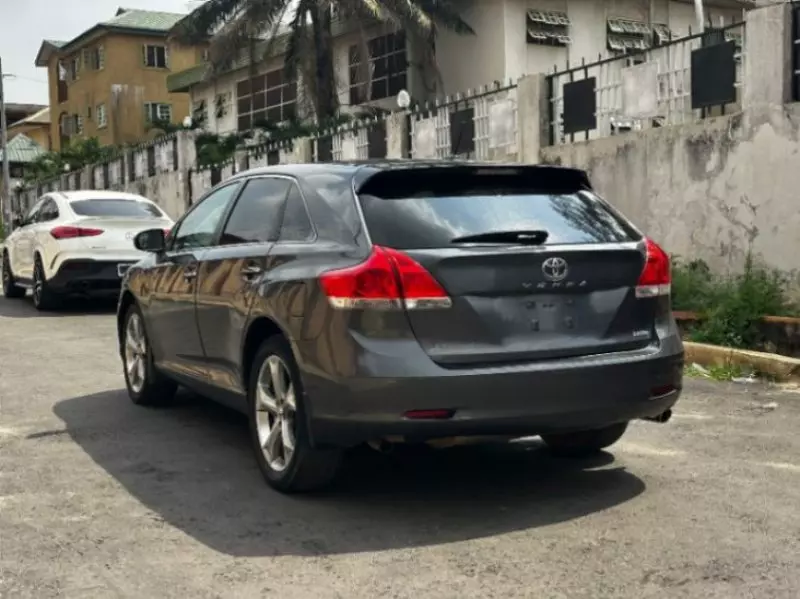 Toyota Venza   - 2013