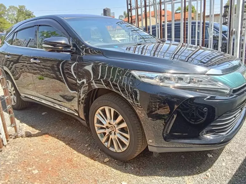 Toyota Harrier   - 2018