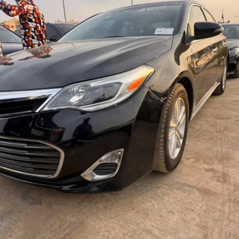 Toyota Avalon   - 2014