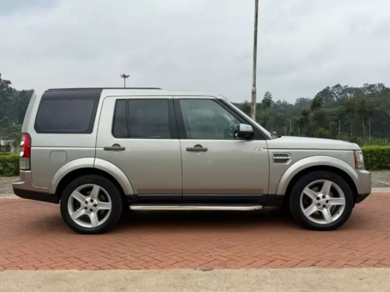 Land Rover Discovery   - 2010