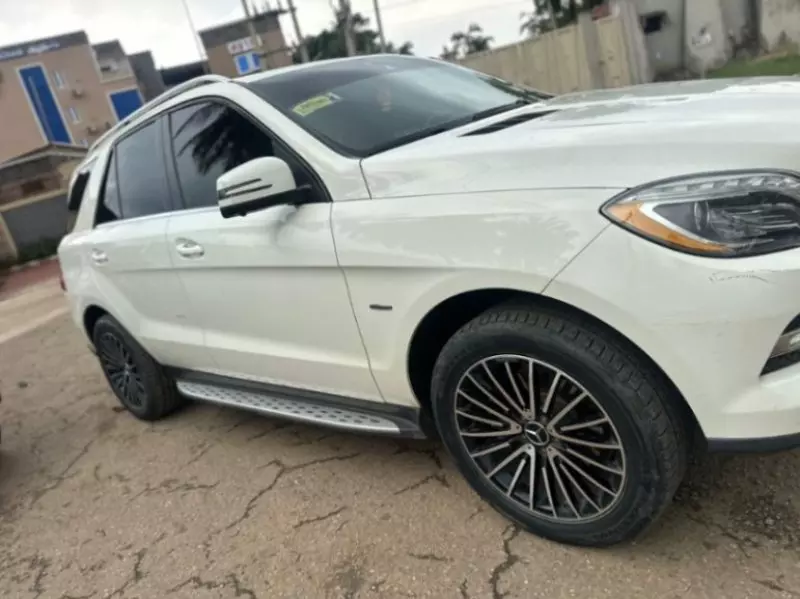 Mercedes-Benz ML 350   - 2012