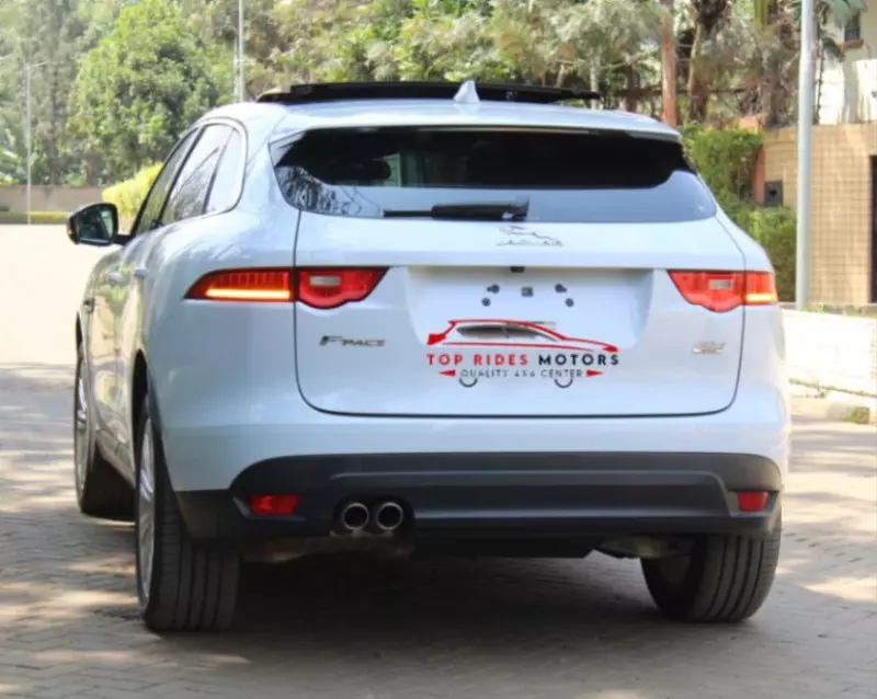 Jaguar F-Pace   - 2017