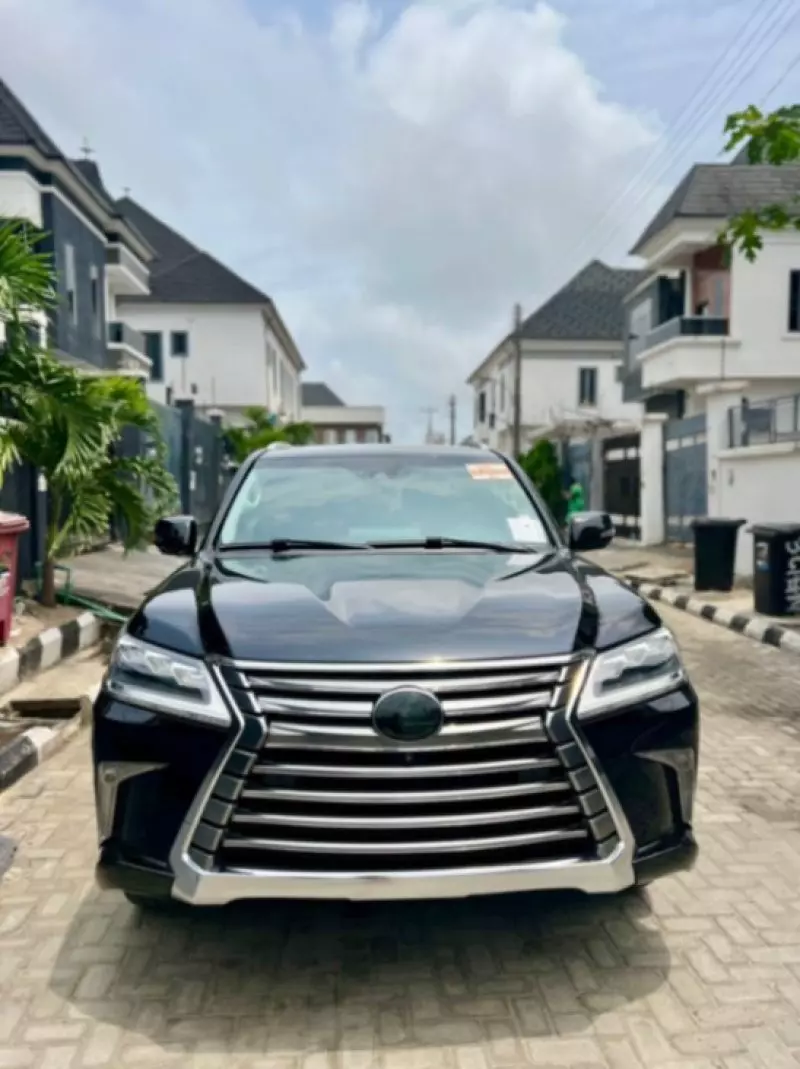 Lexus LX 570   - 2018