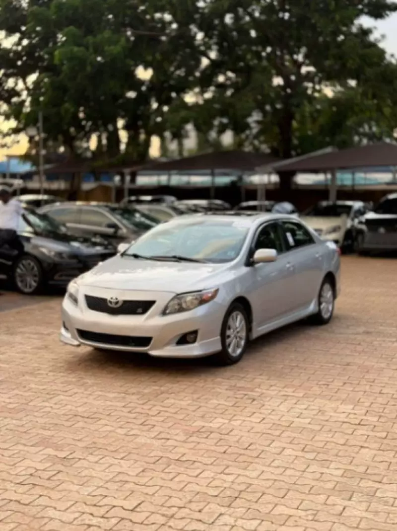 TOYOTA Corolla - 2009
