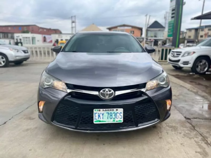 Toyota Camry - 2015