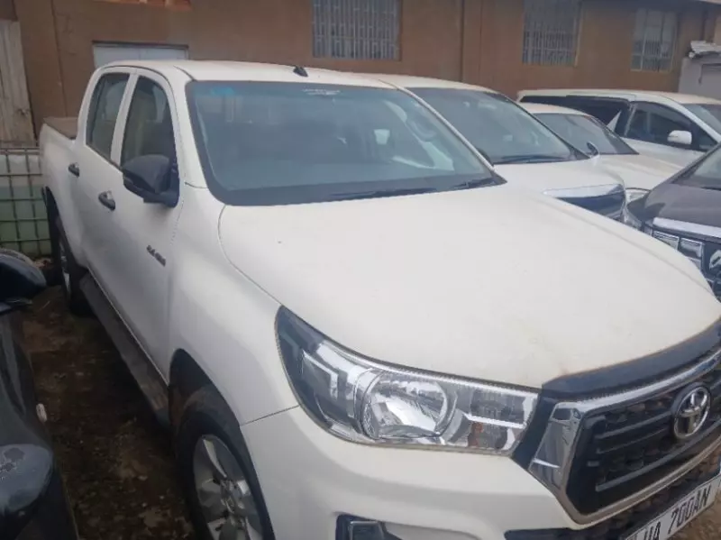 Toyota Hilux   - 2012