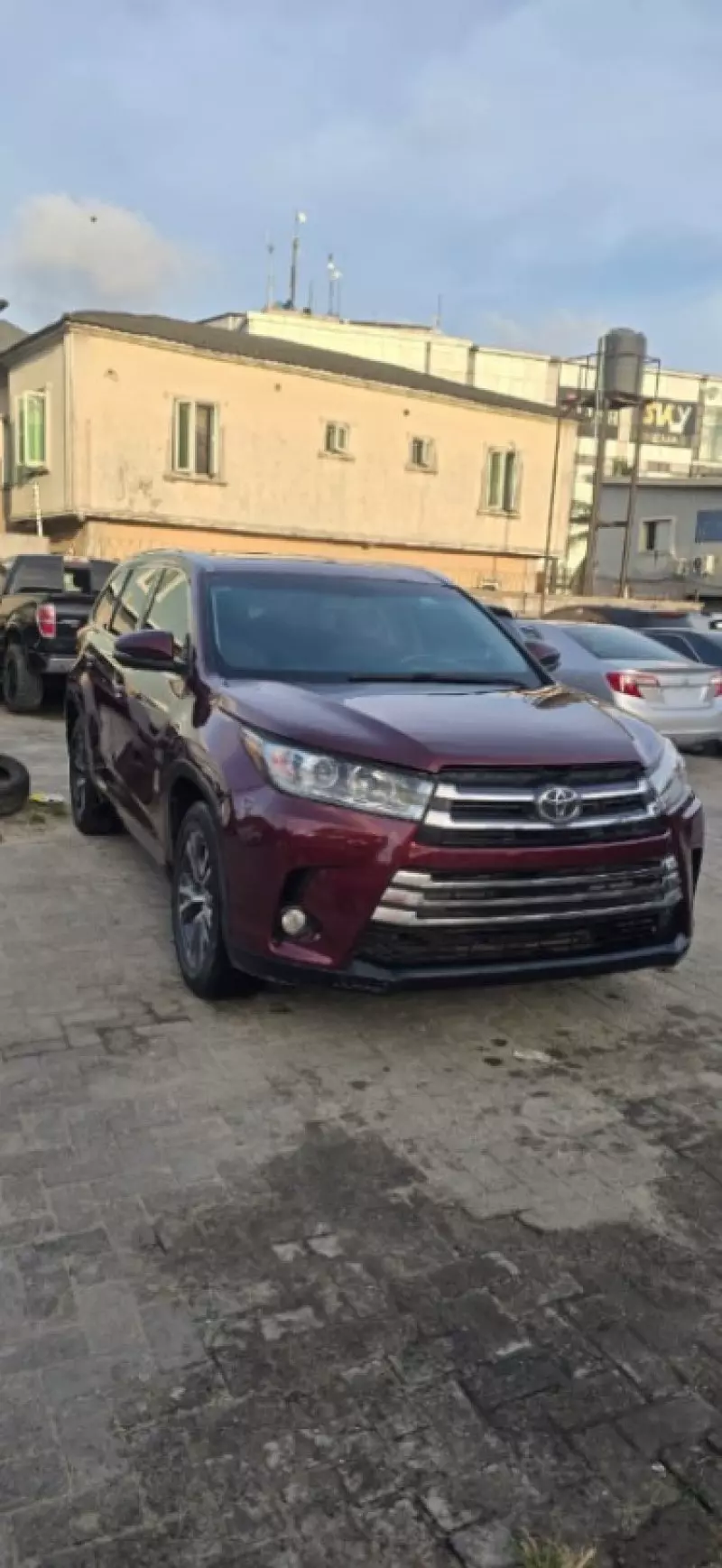 Toyota Highlander   - 2017