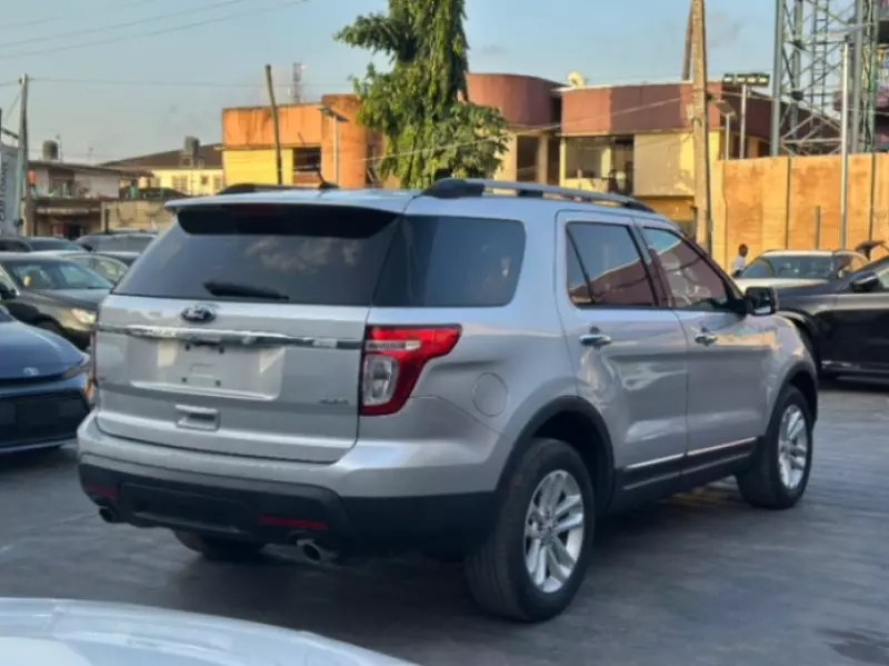 Ford Explorer   - 2014