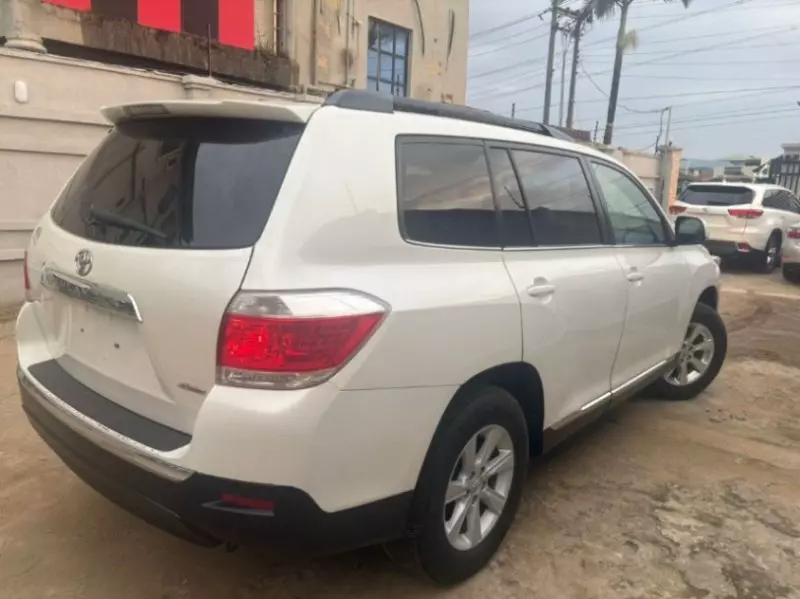 TOYOTA Highlander   - 2012