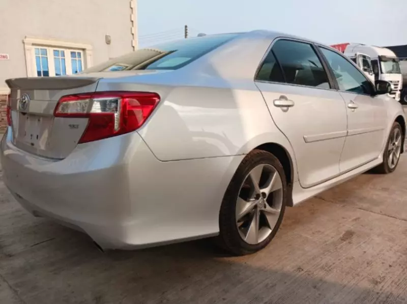 TOYOTA Camry   - 2012