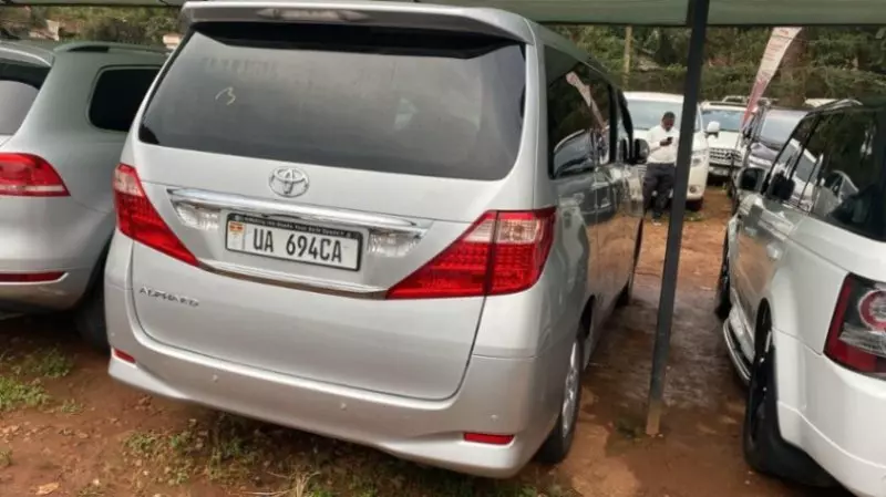 Toyota Alphard   - 2011
