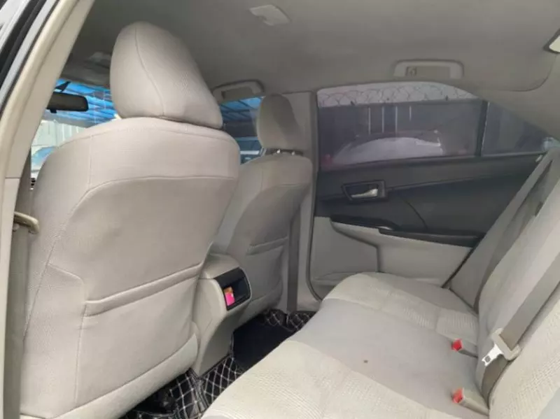 Toyota Camry   - 2012