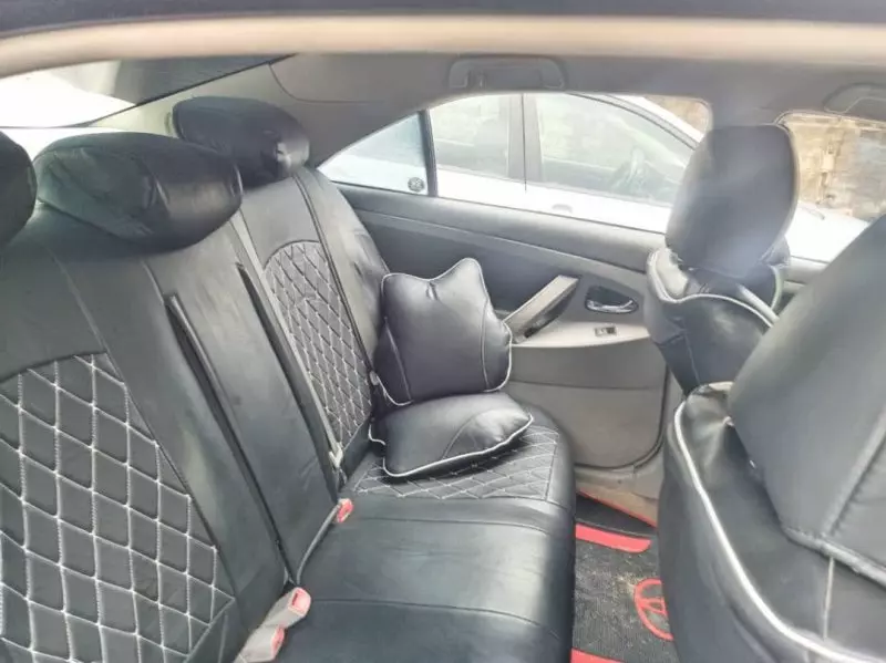 Toyota Camry   - 2010